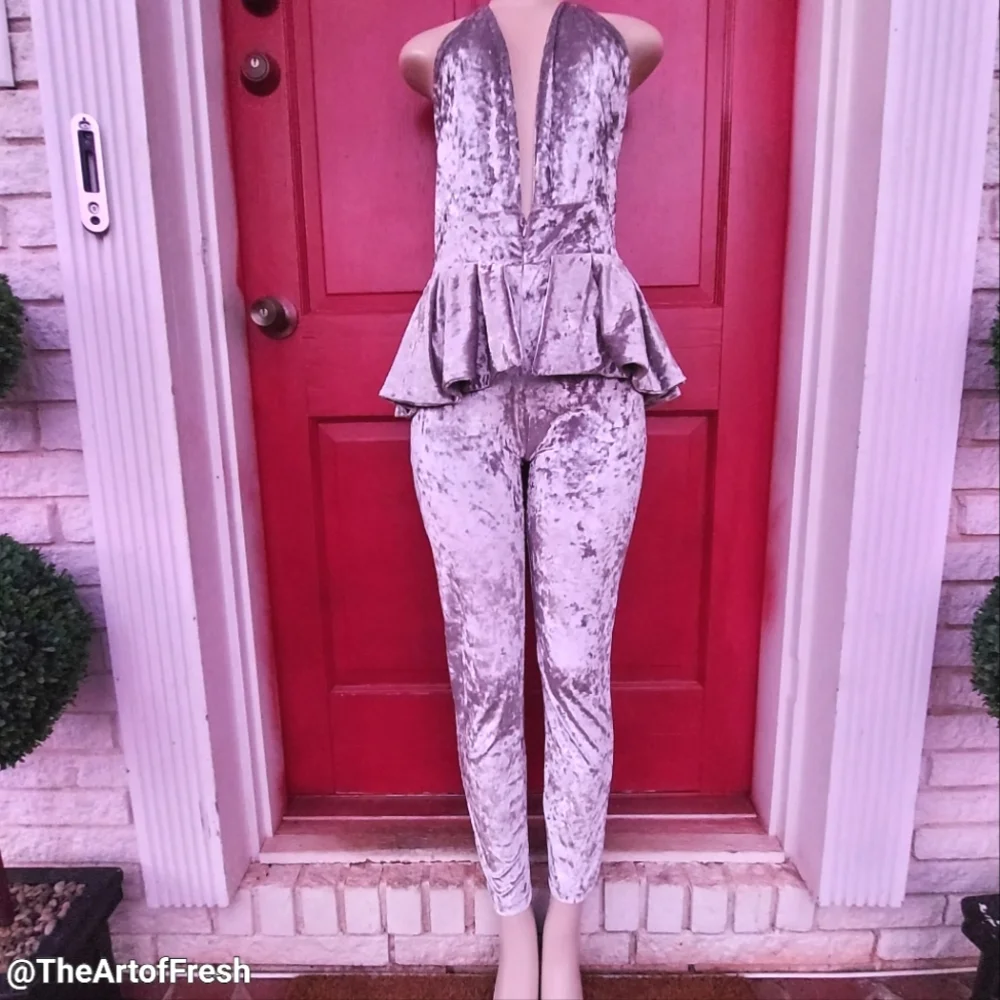 Elegant Silver Gray Velvet Jumpsuit with Halter Neckline - Picture 2 of 15